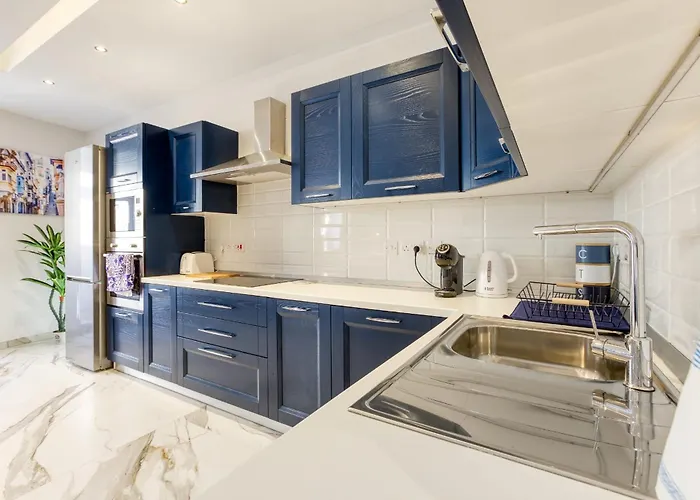 Bluebell In * Sliema