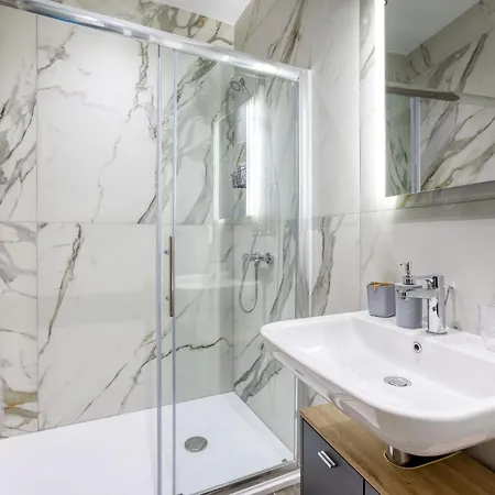 Bluebell In شقة *